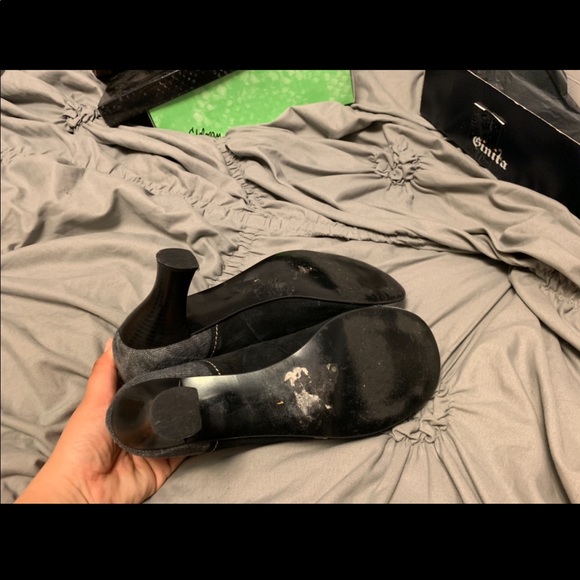 Heels - Picture 3 of 3